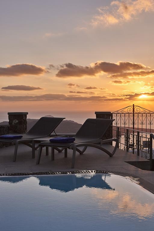 Villa Dakoronia Фира Екстериор снимка